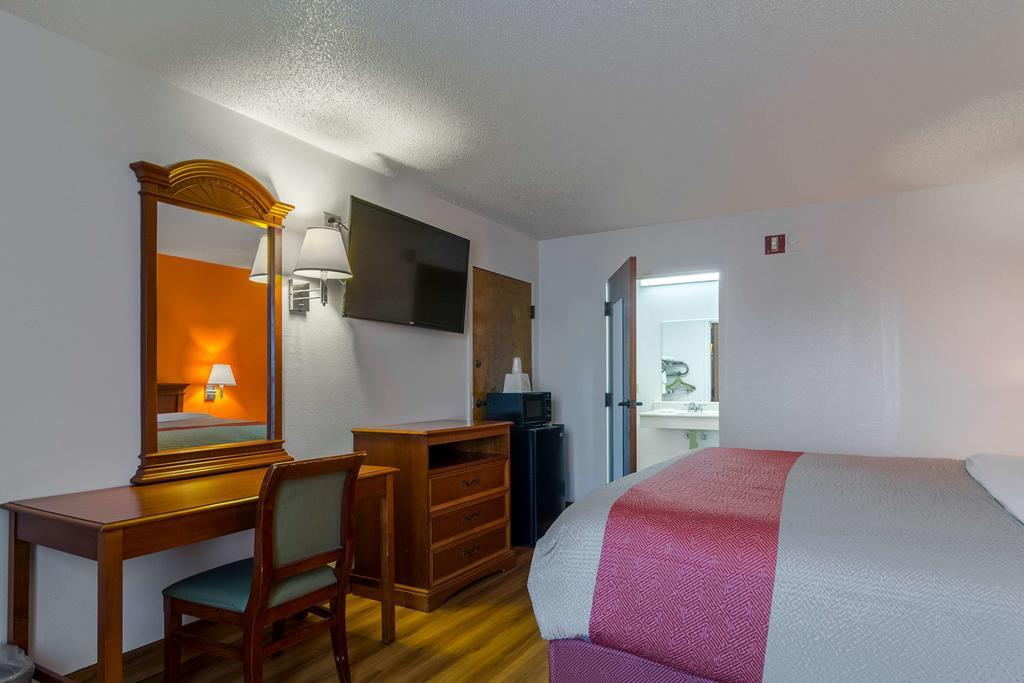 Motel 6 Waycross Exteriör bild